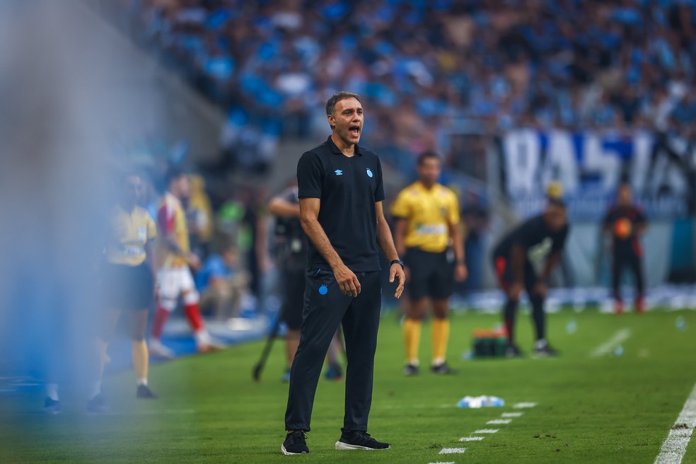 Leandro Desábato, auxiliar de Quinteros no Grêmio — Foto: Lucas Uebel/Divulgação Grêmio