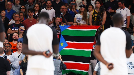 Organização erra, e estreia do Sudão do Sul no basquete tem hino do Sudão - Foto: (REUTERS/Brian Snyder)