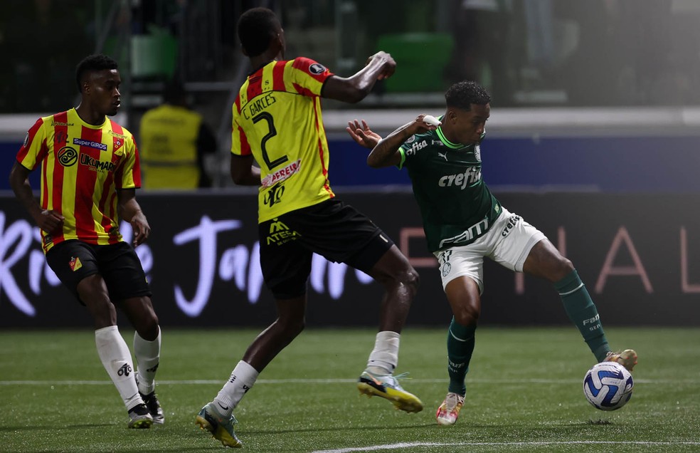 Kevin em ação pelo Palmeiras contra o Deportivo Pereira na Libertadores — Foto: Cesar Greco/Palmeiras