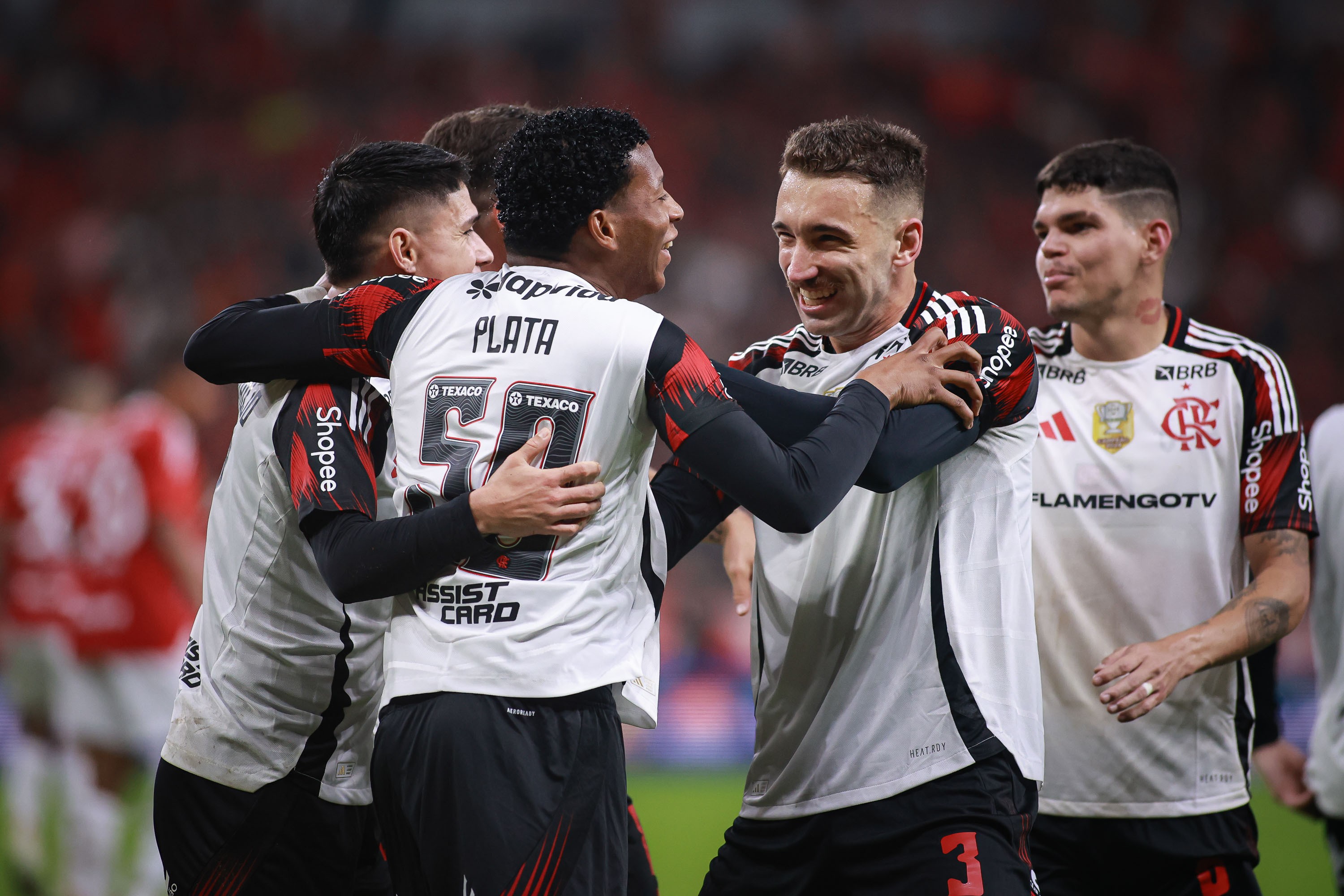 Flamengo Lidera o Brasileirão com Atitude de Campeão: O Hexa é o Foco!