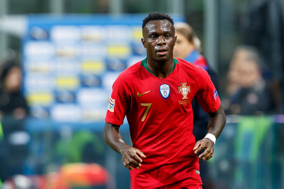 Bruma veste a camisa 7 de Portugal — Foto: TF-Images/Getty Images