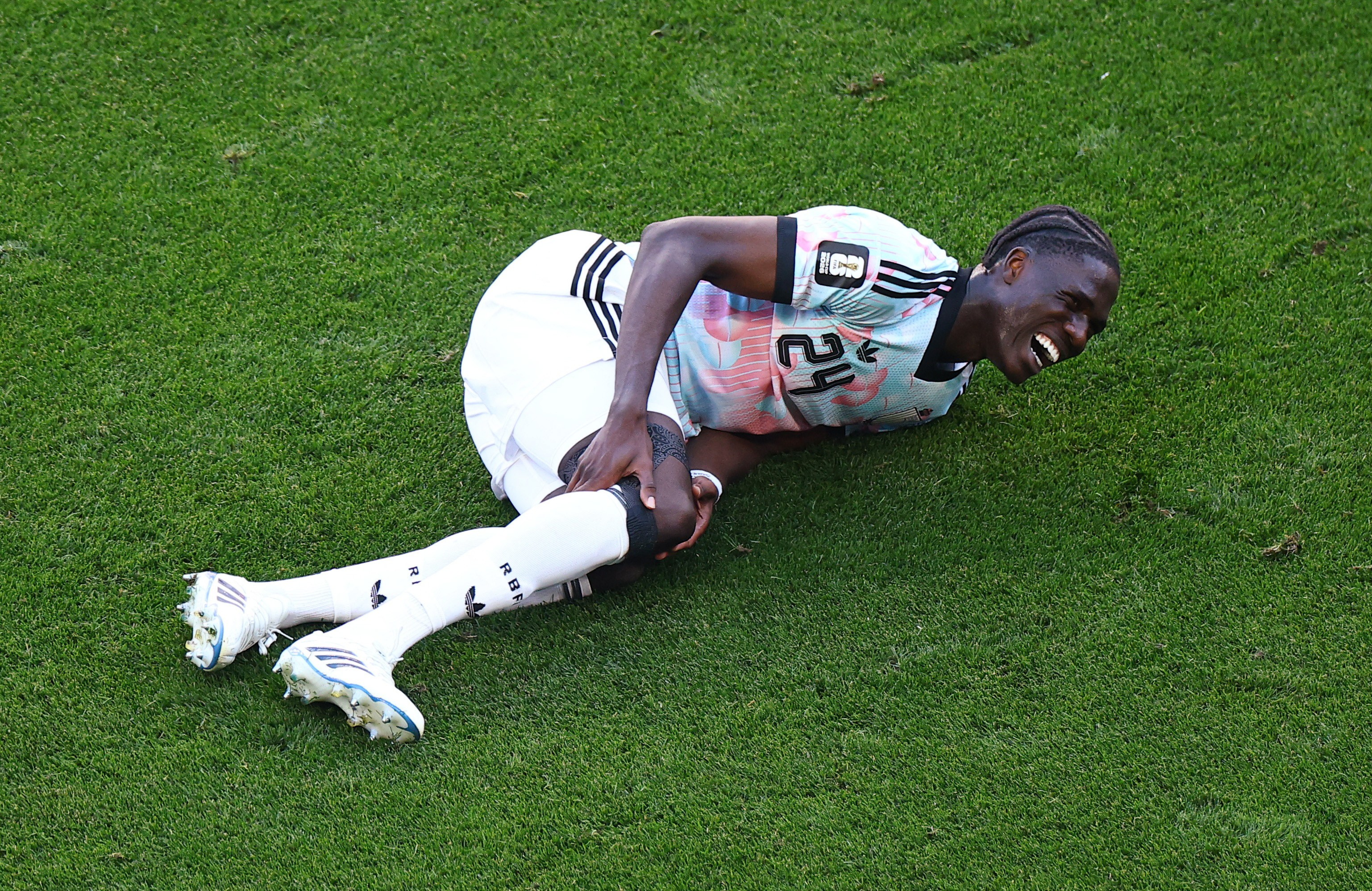 Amadou Onana faz desabafo sobre lesão grave que o tirou da Copa: "Meu mundo desabou"
