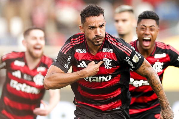 Danilo indica acerto para renovar com o Flamengo e se aposentar em 2027