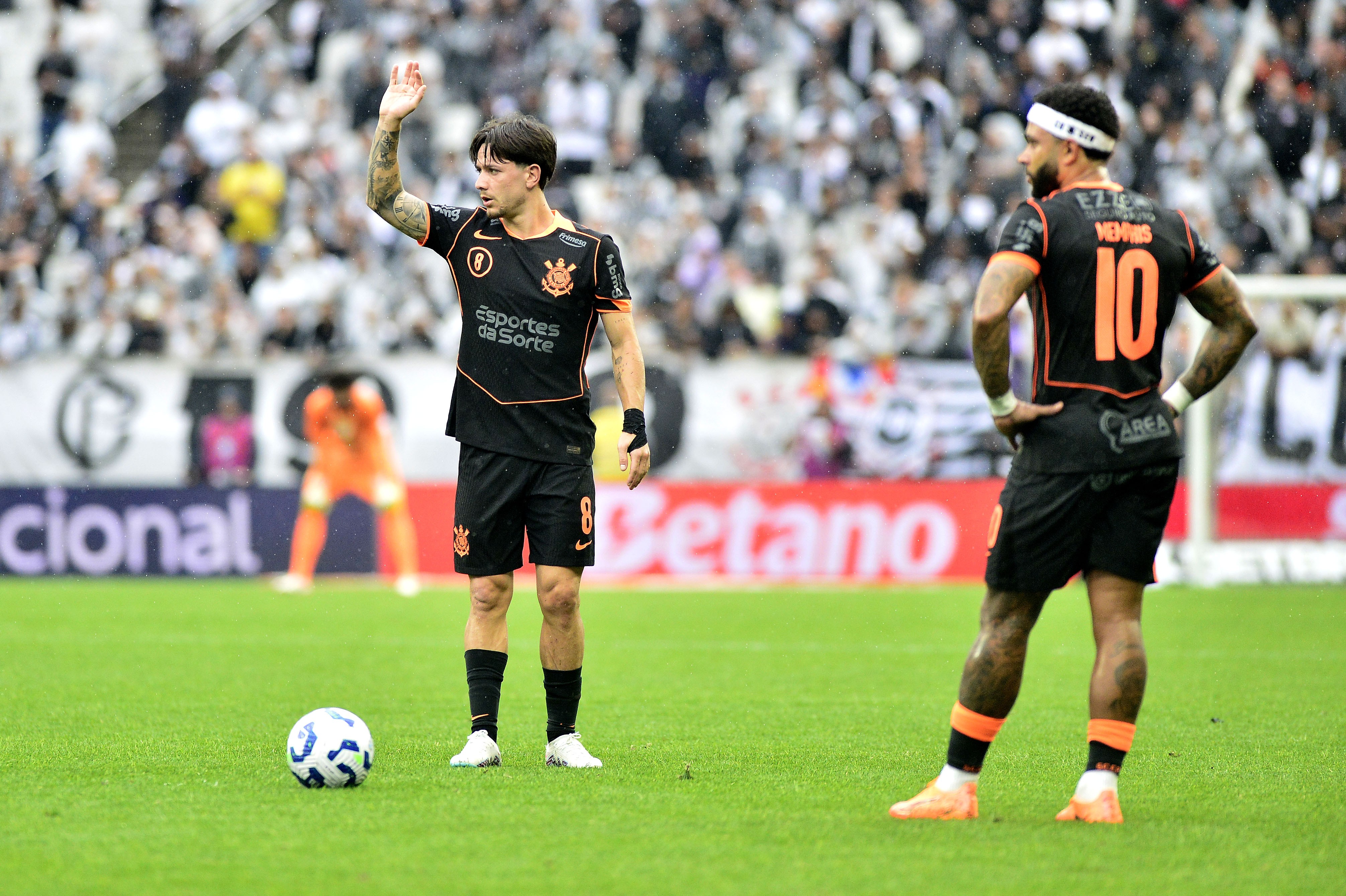 Arma Secreta: Garro dispara em assistências e vira pilar nas bolas paradas do Corinthians