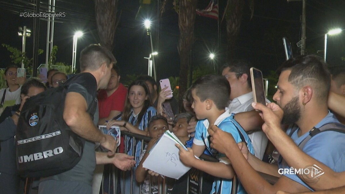 Geromel garante estar 100% em volta ao Grêmio e fala sobre renovação: Só sentar e conversar