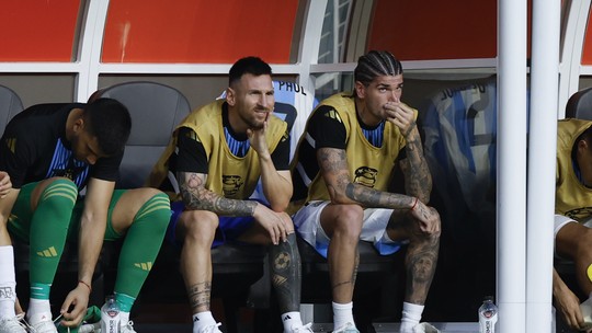Messi sente coxa, cita febre e preocupa Argentina após classificação na  Copa América | copa américa | ge