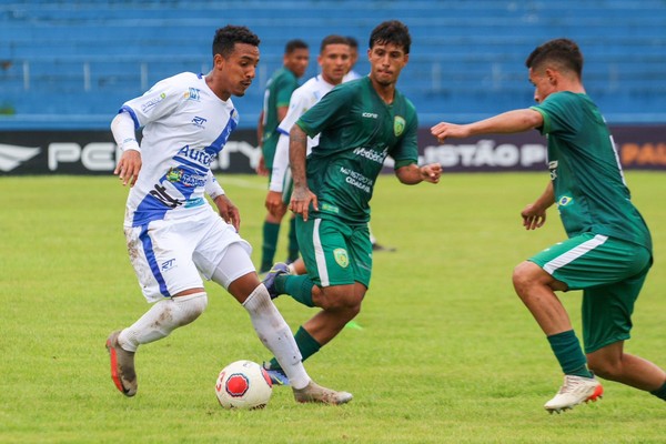 Taubaté e Guará recebem jogos da Copinha 2024