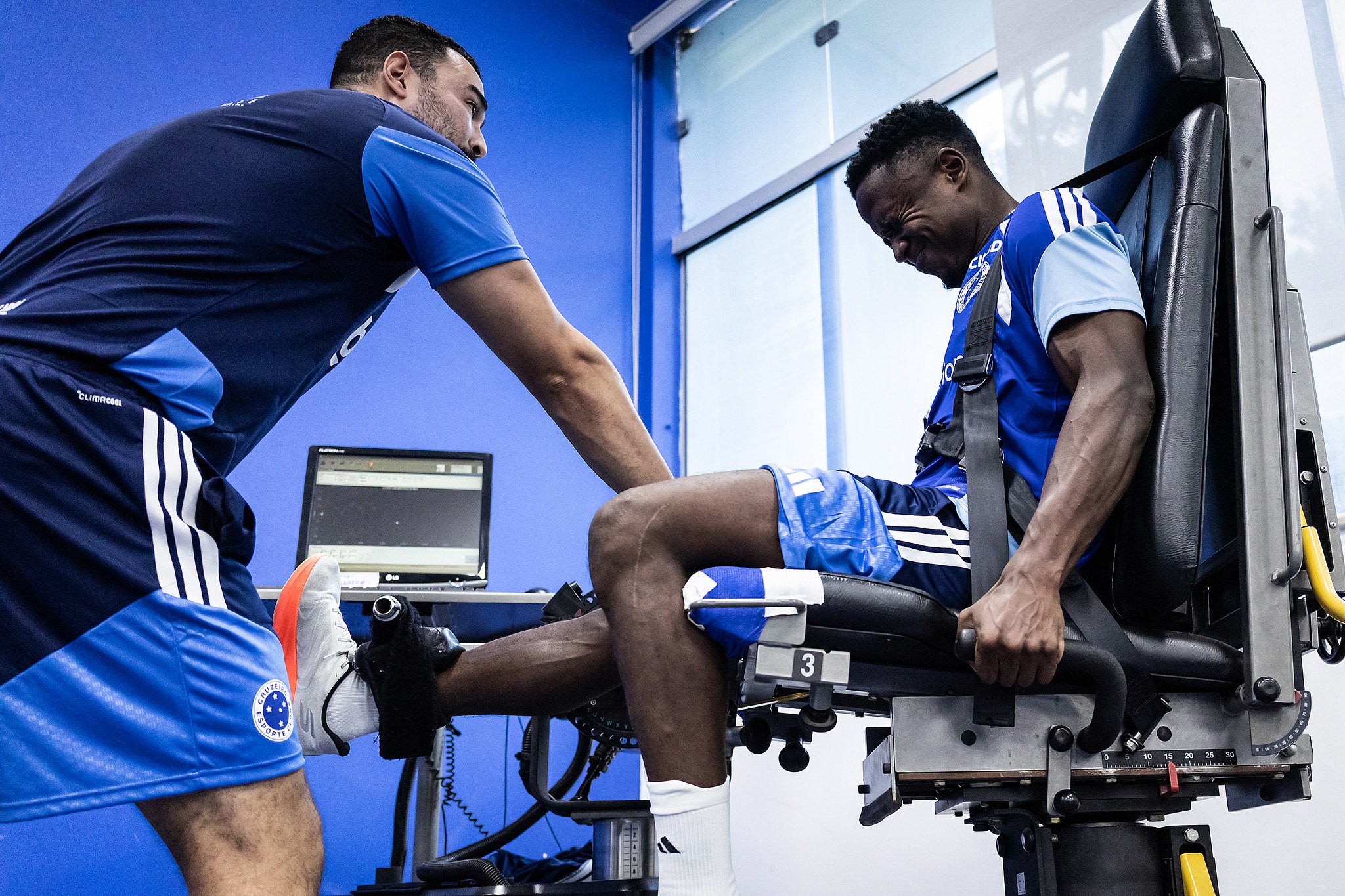 Sinisterra: Seis Meses no Cruzeiro e Mais Desfalques do que Jogos como Titular em Rumo à Copa