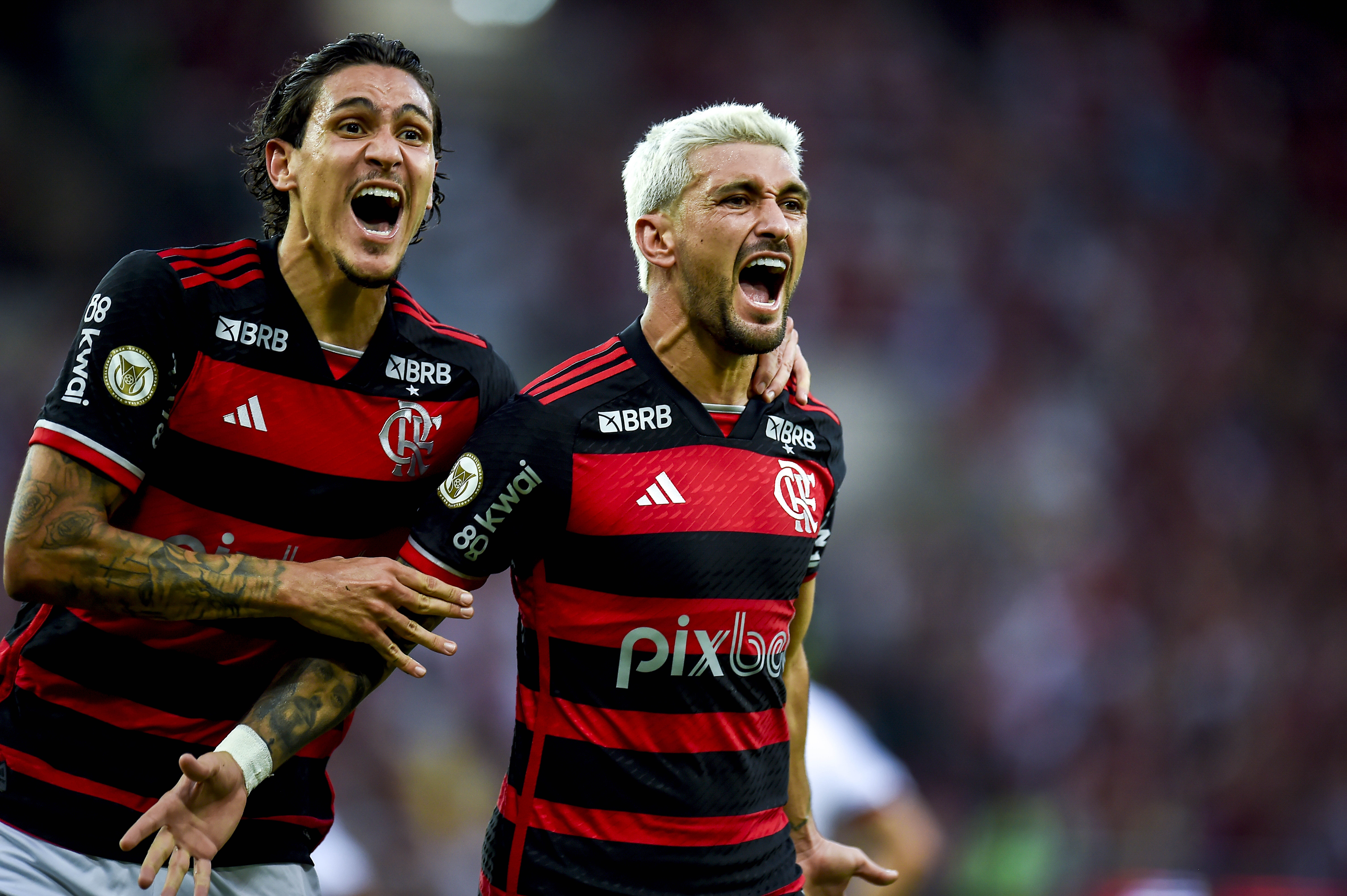 Torcedores elegem formação ideal do Flamengo com Pedro e Arrascaeta