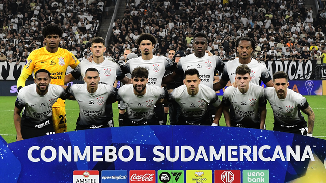 Time posado do Corinthians contra o Fortaleza