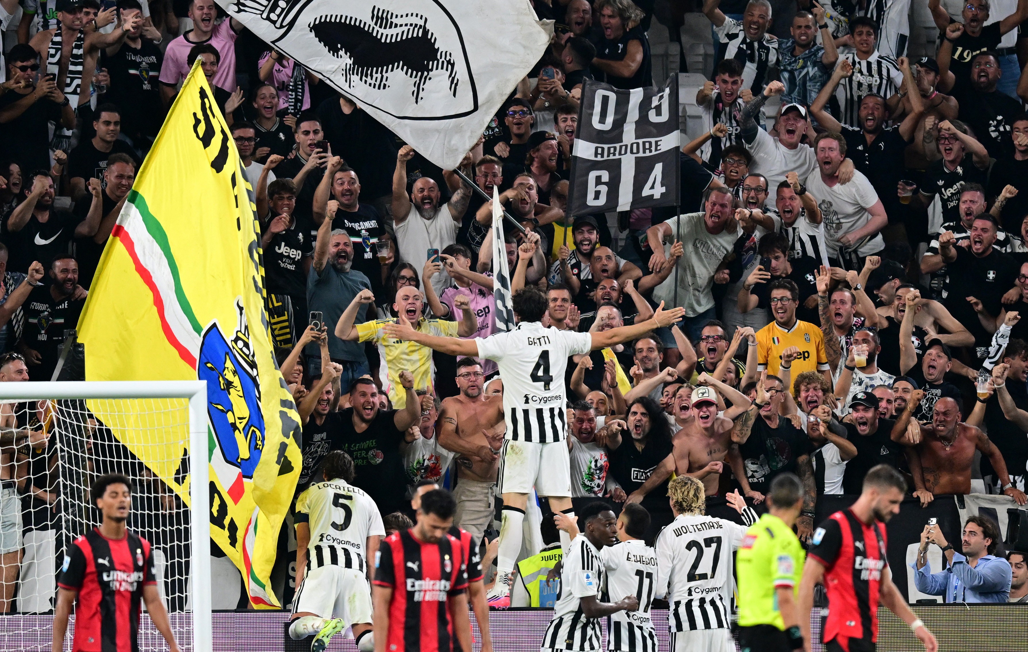 Juventus arranca empate nos acréscimos contra o Milan em Turim