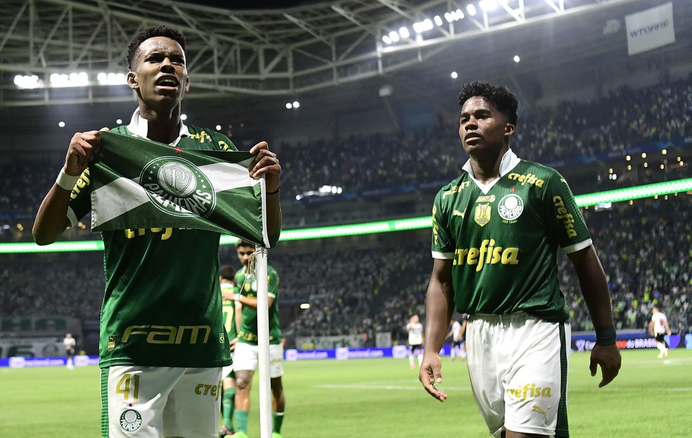 Palmeiras x Botafogo-SP, Estêvão e Endrick — Foto: Marcos Ribolli