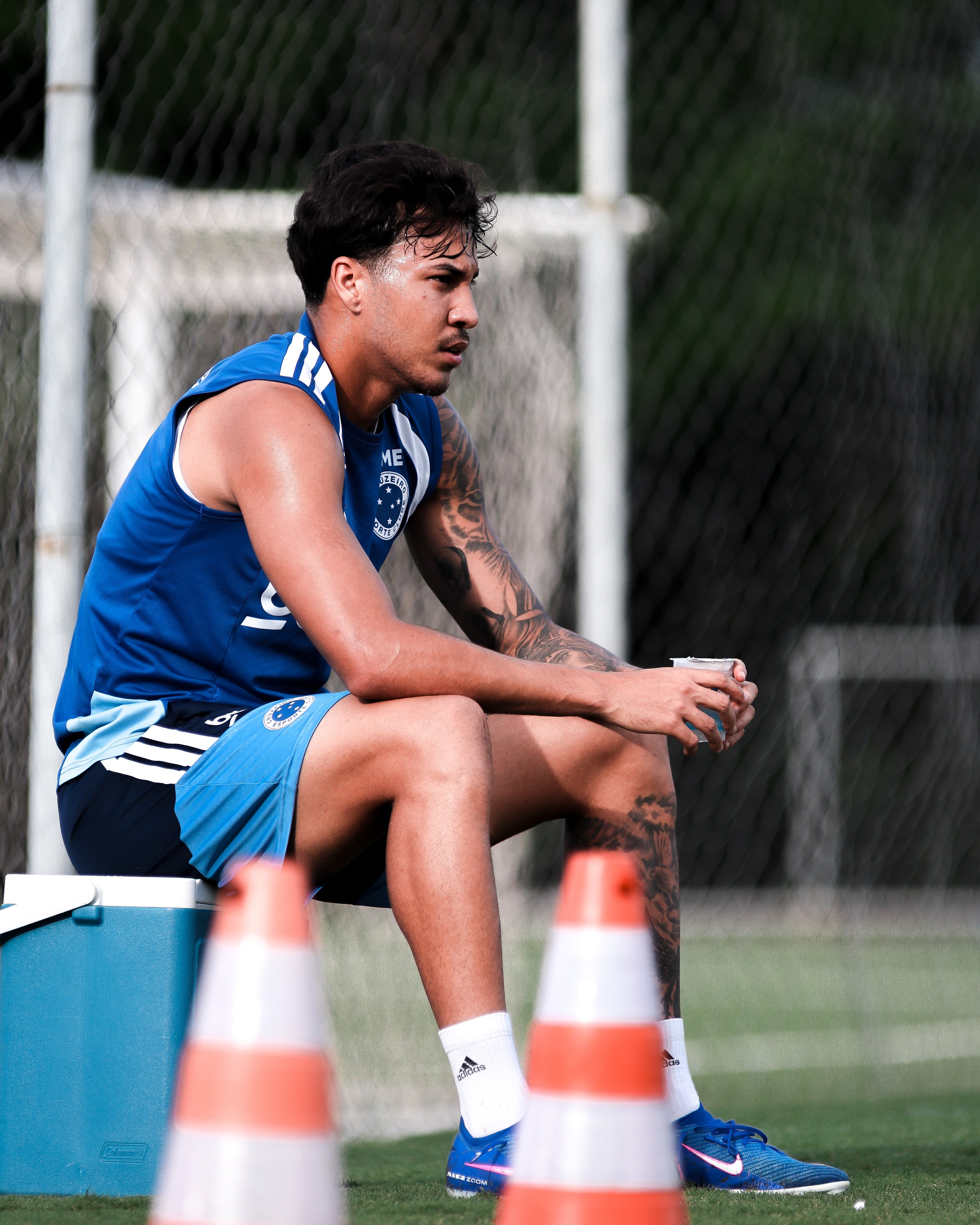 Cruzeiro Intensifica Esforços para Manter Elenco e Define Estratégias para a Próxima Janela de Transferências