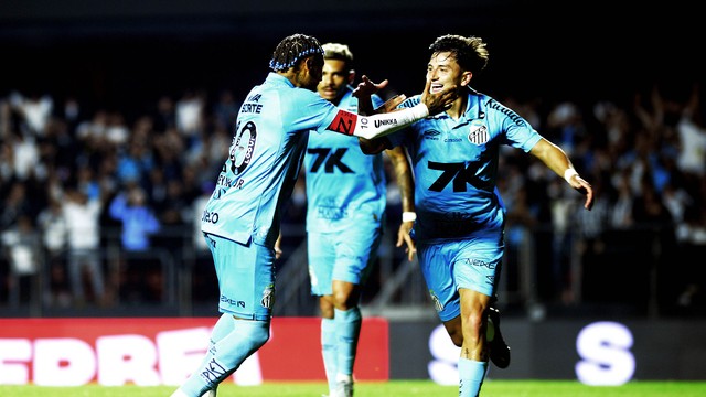 Comemoração do gol de Barreal, do Santos, contra o Juventude