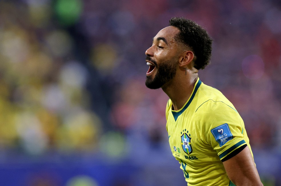Matheus Cunha comemorando pela seleção brasileira — Amanda Perobelli/Reuters