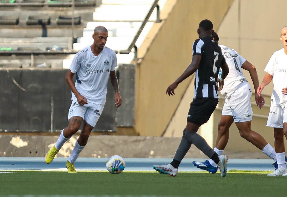 João Lima no time sub-20 do Grêmio — Foto: Renan Jardim/Grêmio