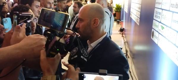 Gerente do Corinthians fala do futuro de Veríssimo: 