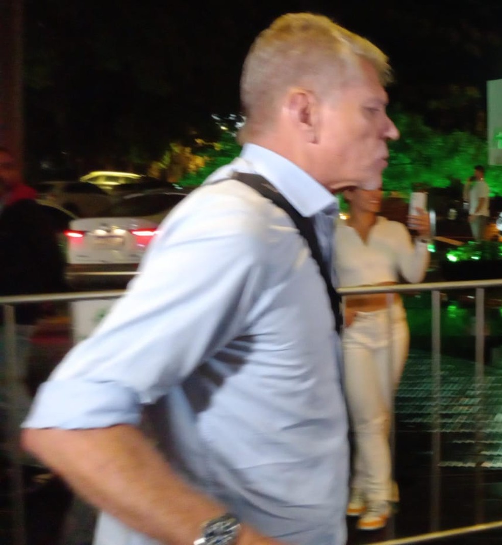 Paulo Autuori na chegada do Cruzeiro — Foto: Gabriel Duarte