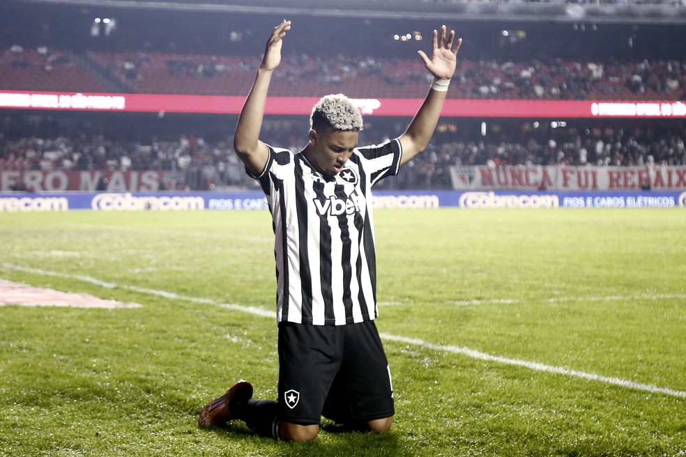 Barrera comemora gol da vitória do Botafogo sobre o São Paulo — Foto: Vitor Silva/Botafogo