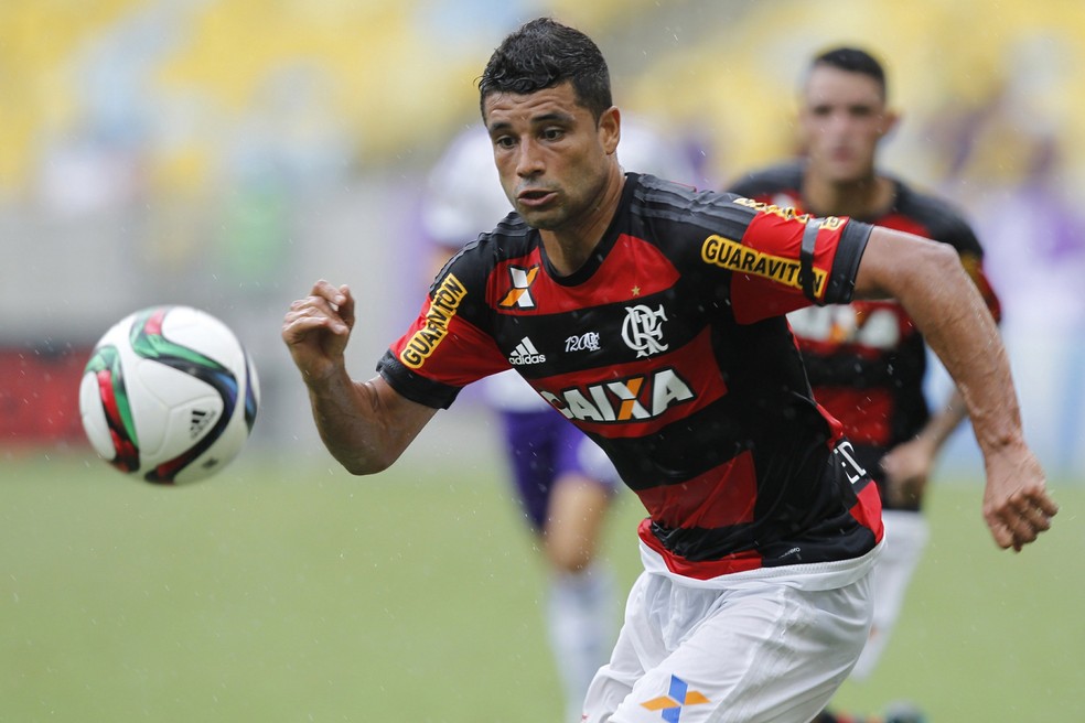 Ederson em ação pelo Flamengo em 2015 — Foto: Gilvan de Souza / Flamengo