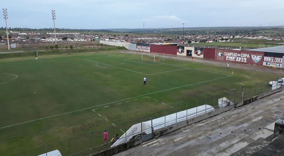 Conheça o estádio que fica em cima de shopping e pode até receber jogos da  Champions, futebol internacional