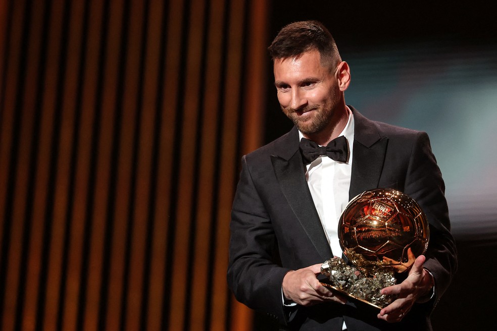 Messi ganha a Bola de Ouro 2023 de melhor jogador do mundo em 2022/23 — Foto: AFP