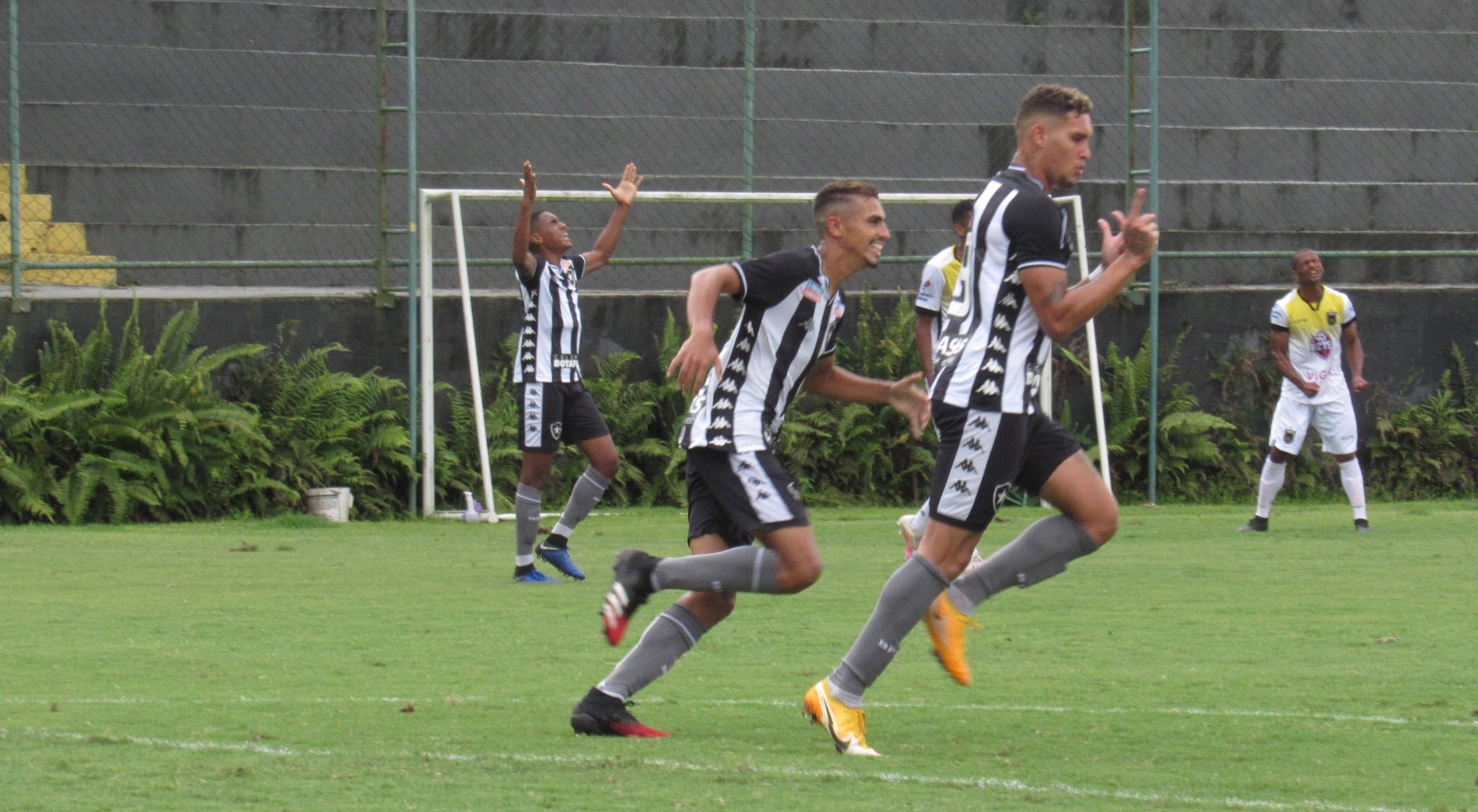 Botafogo vence Volta Redonda por 1 a 0 e abre vantagem na final da Taça ...