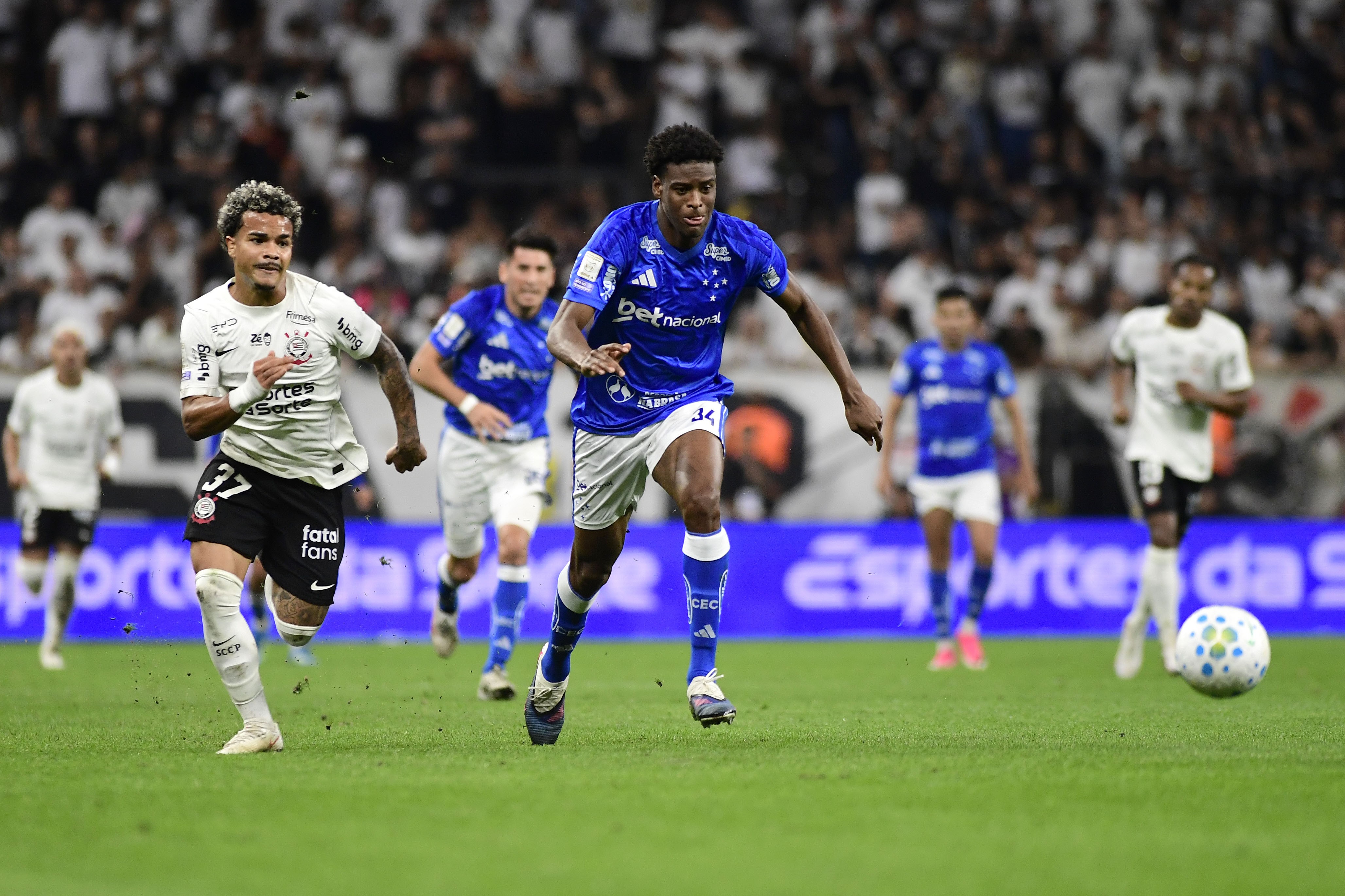Kaio César faz autocrítica e clama por mais eficácia do ataque do Corinthians