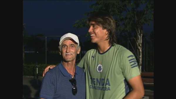 Despedida emocionante de Moreno no Cruzeiro após superar tragédia familiar.