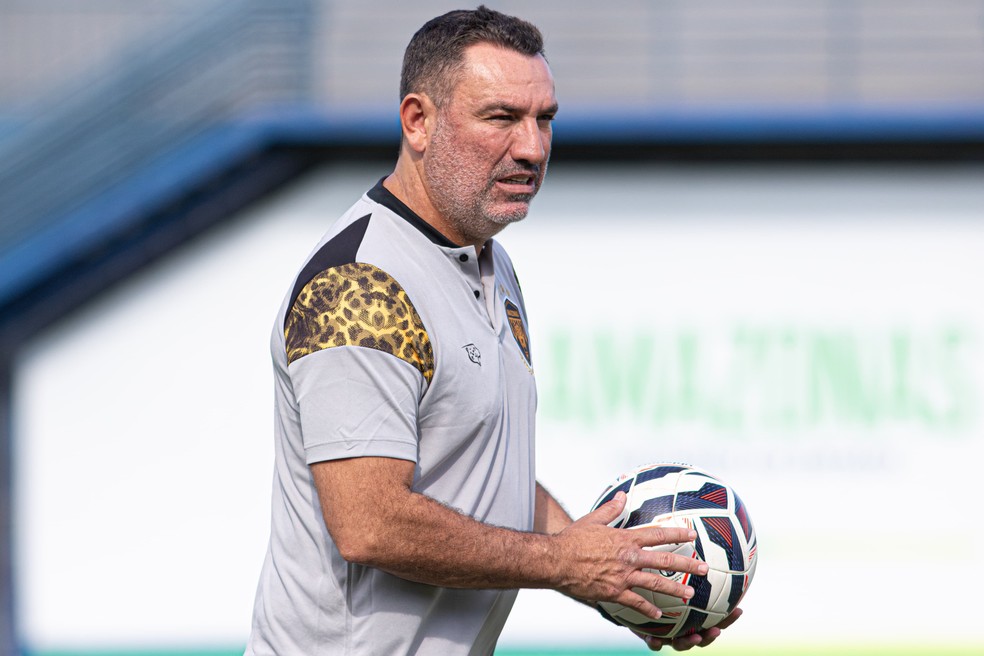 Guilherme Alves, novo t&eacute;cnico do Amazonas. &mdash; Foto: Jo&atilde;o Normando/AMFC