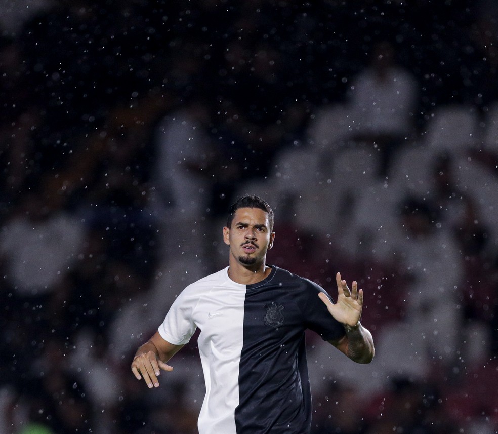 Lucas Veríssimo, zagueiro do Corinthians, em aquecimento — Foto: Rodrigo Coca / Ag.Corinthians