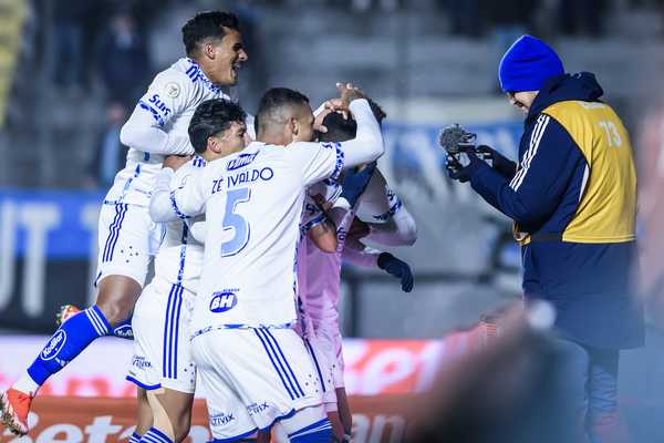 Cruzeiro domina grêmio e se firma como um dos melhores times.