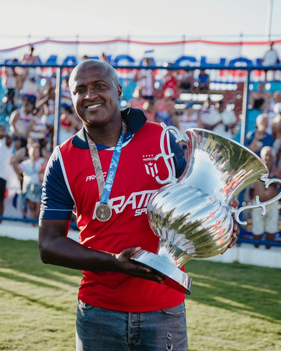 Reinaldo brilha como técnico do Maricá