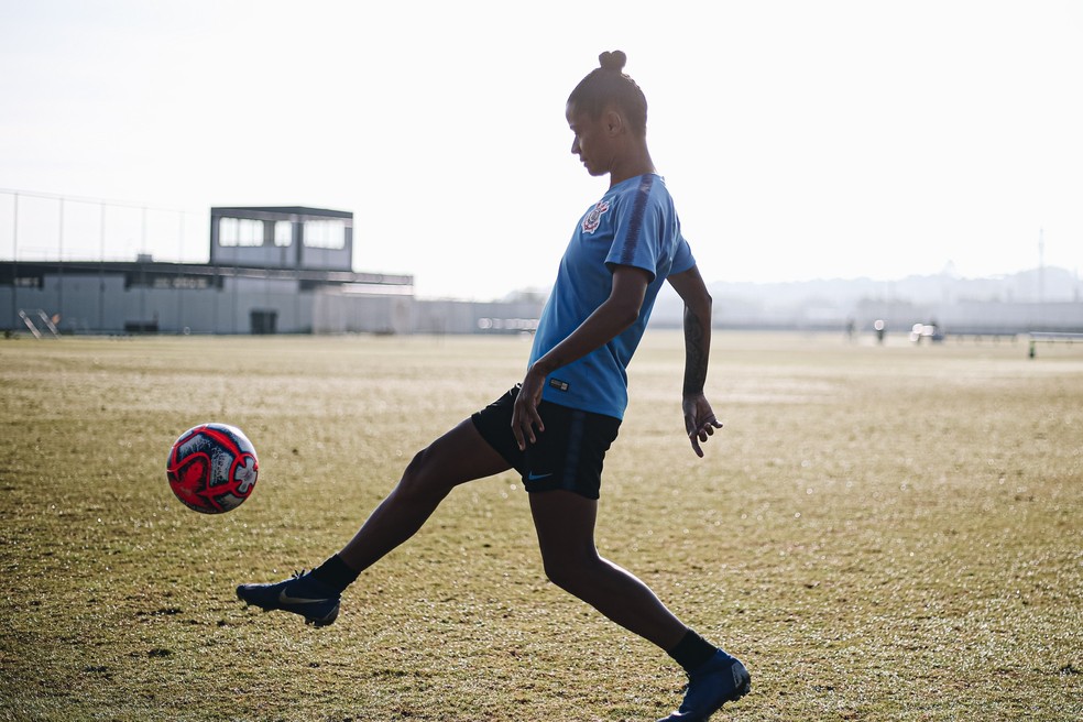 Grazi, do Corinthians, em treino no CT da base — Foto: Bruno Teixeira/Ag. Corinthians