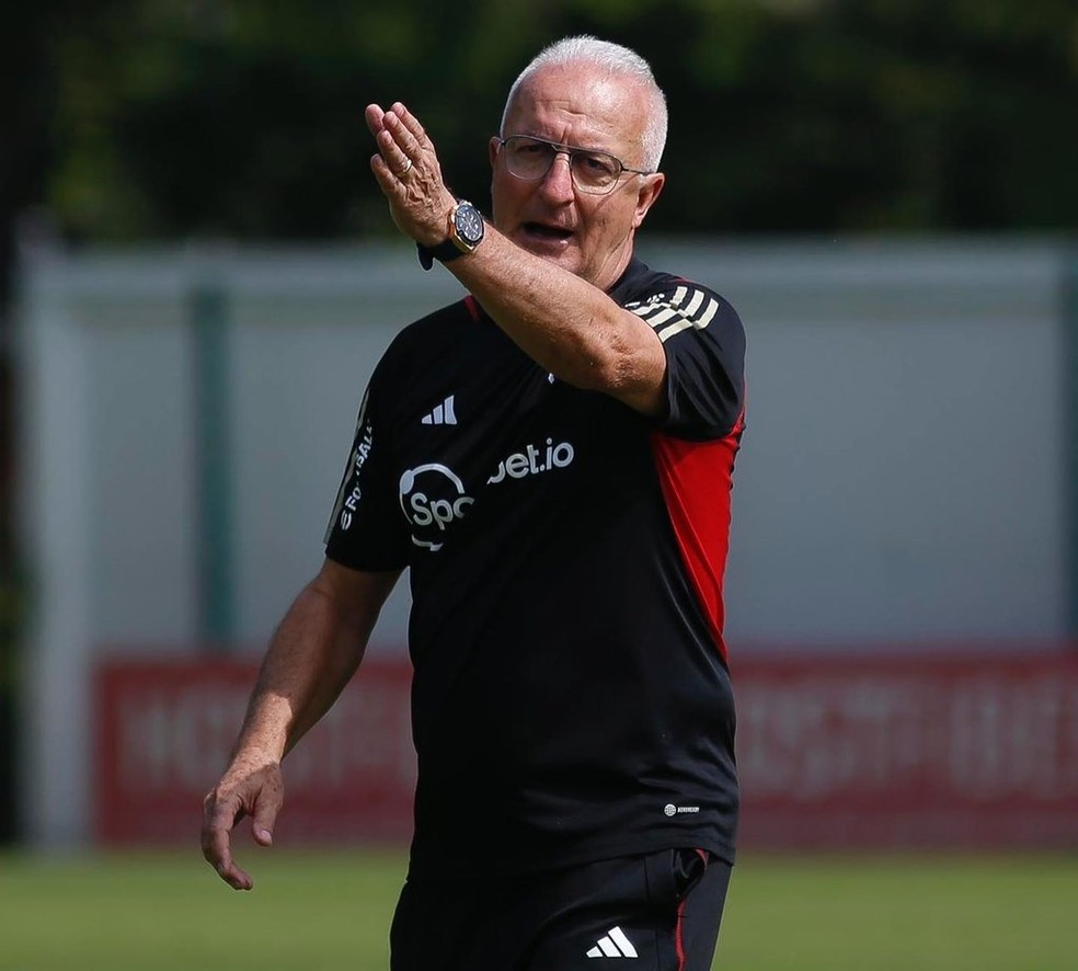 Dorival Júnior em treino do São Paulo no CT da Barra Funda — Foto: Divulgação/SPFC