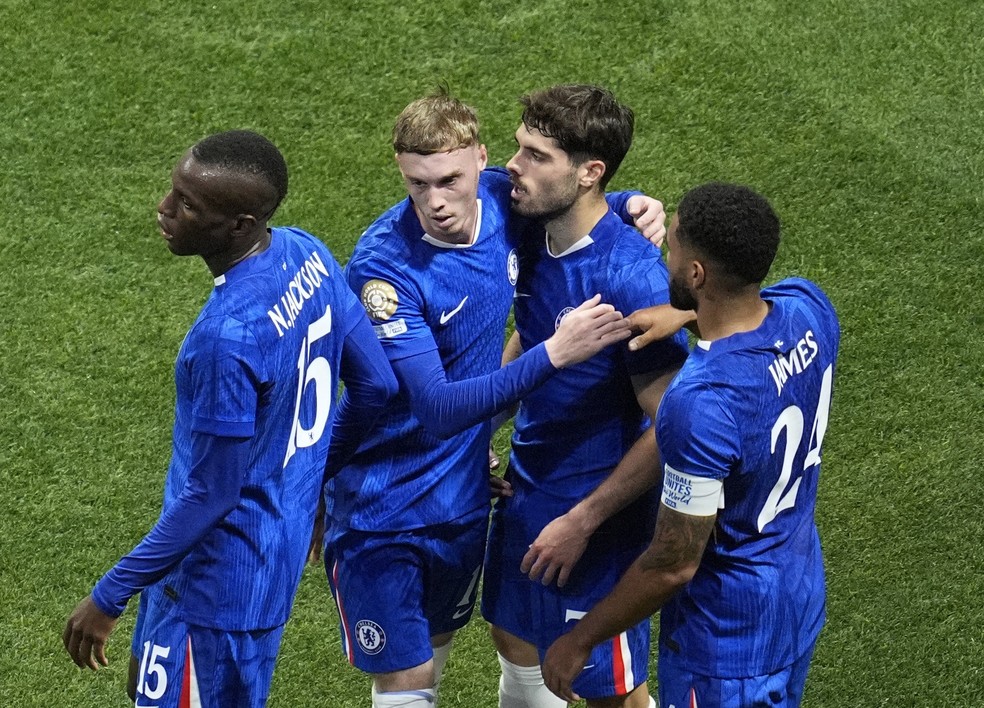 Palmer comemora gol de Pedro Neto em Chelsea x Los Angeles FC — Foto: Reuters/Dale Zanine