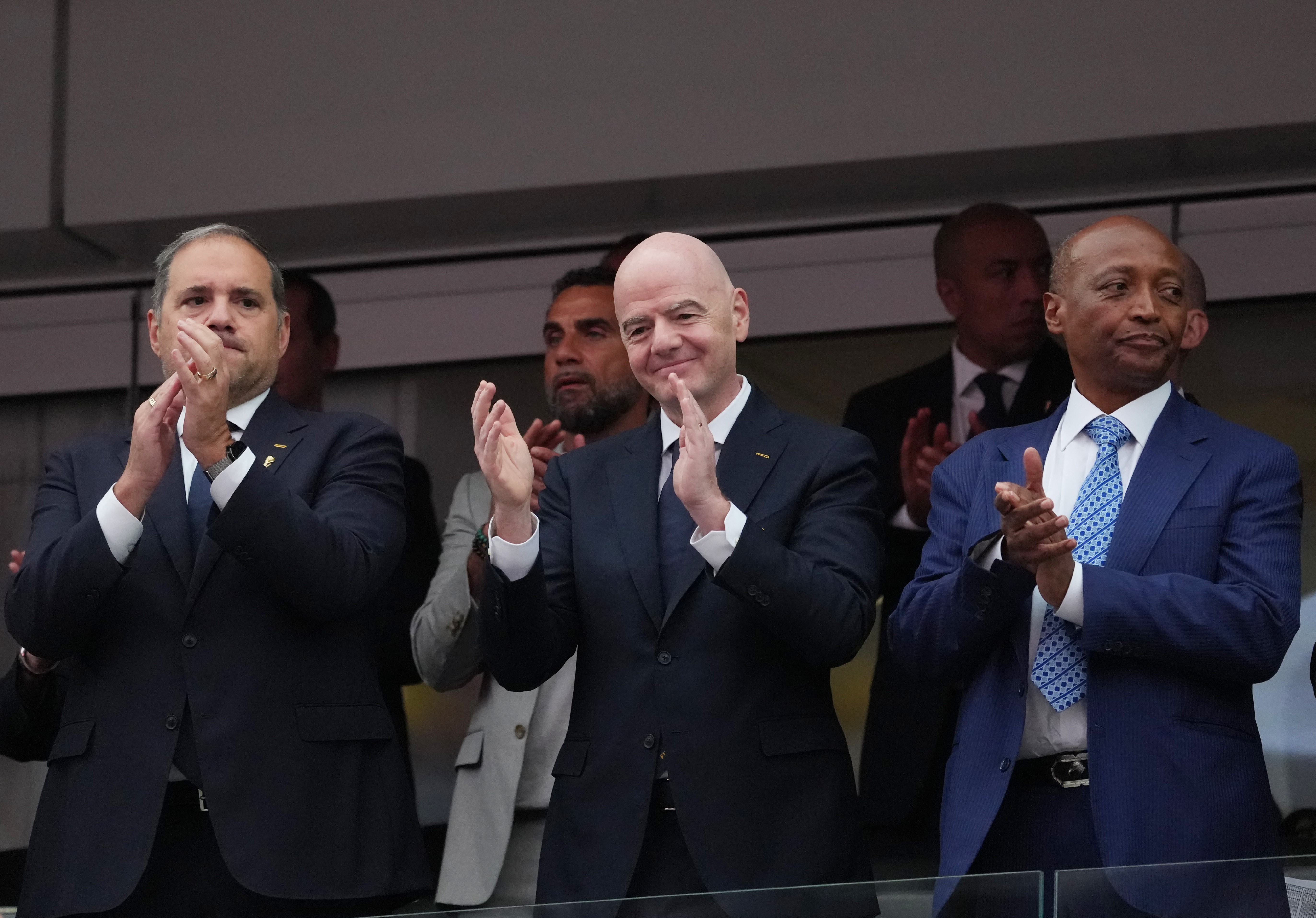 Europa, Ásia e Concacaf formam bloco de 136 votos contra Infantino, que conta com dissidentes