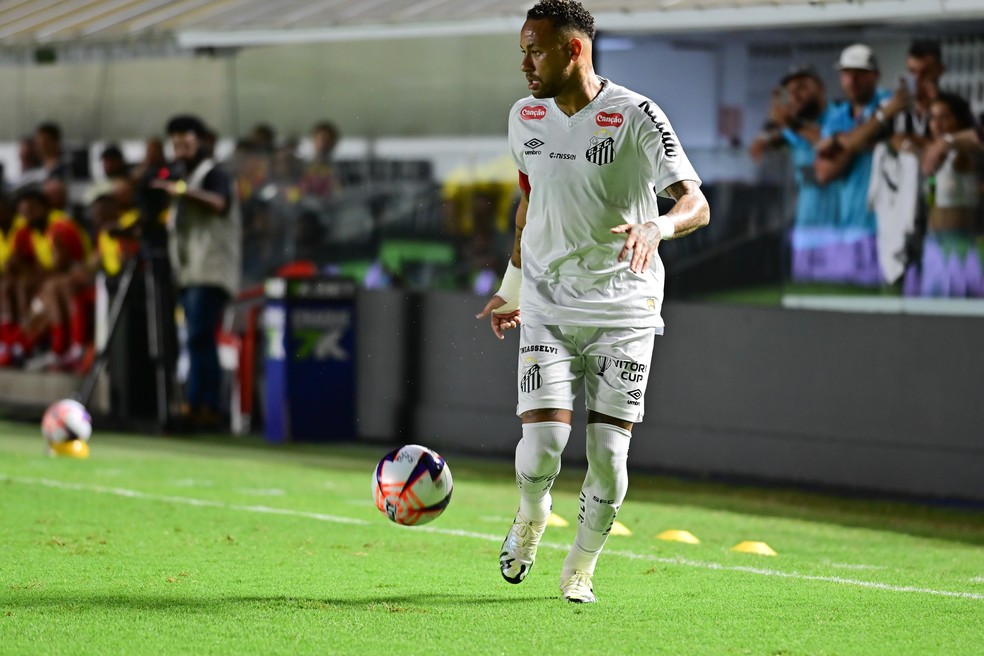 Neymar em Santos x Velo Clube — Foto: Jota Erre/AGIF