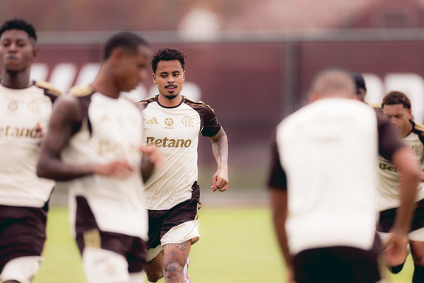 Dificuldade para vender? Flamengo vive dificuldades para concluir venda de volante!