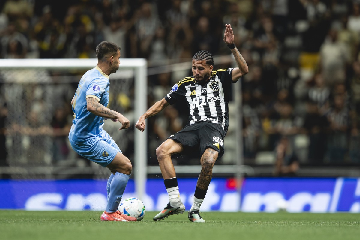 Volante do Atlético-MG, Alexsander tem entorse no joelho direito 