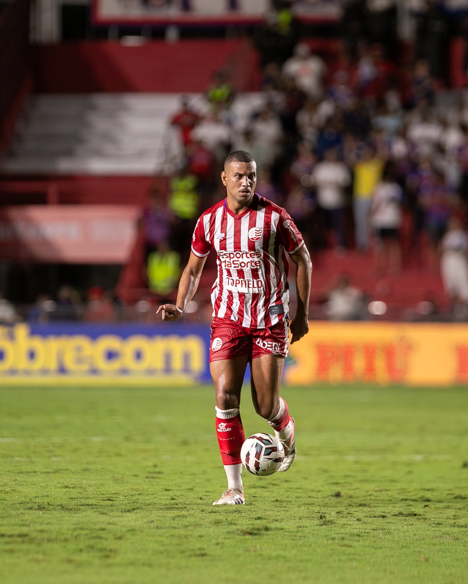 Matthew Silva unbalances the defense of the Nautical and is the worst in defeat 