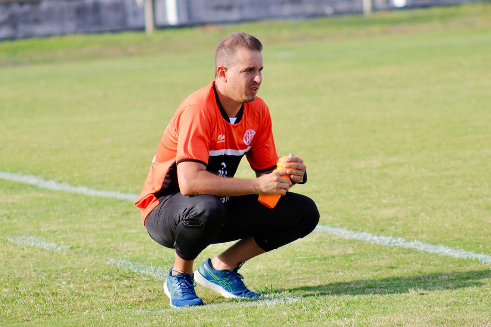 Bruno Monteiro, técnico Esporte de Patos na 2ª divisão do Paraibano — Foto: Wellington Faustino/FPF-PB