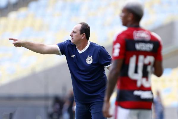Ceni diz que expulsão foi capital em derrota do Bahia para o Flamengo: Interfere direto no resultado