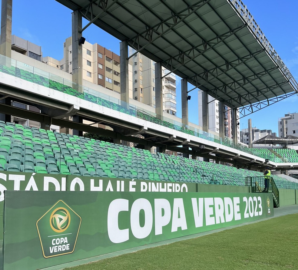 DAC abre venda de ingressos para jogo decisivo de domingo no Douradão