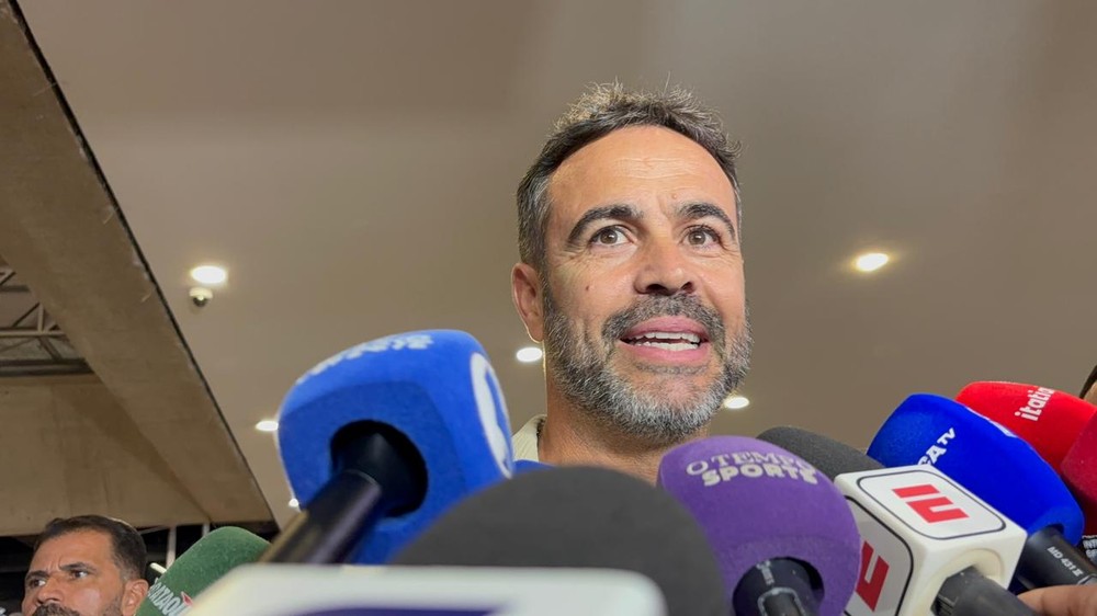 Artur Jorge chega ao Cruzeiro e promete reação no Brasileirão