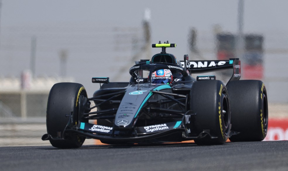 Kimi Antonelli no último dia de testes da F1 no Bahrein — Foto: Hamad I Mohammed/Reuters