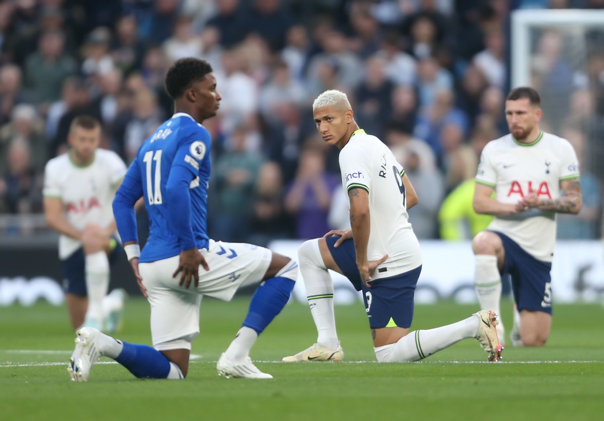 Inglês: Manchester City deixa jogo sub-21 por suposto racismo