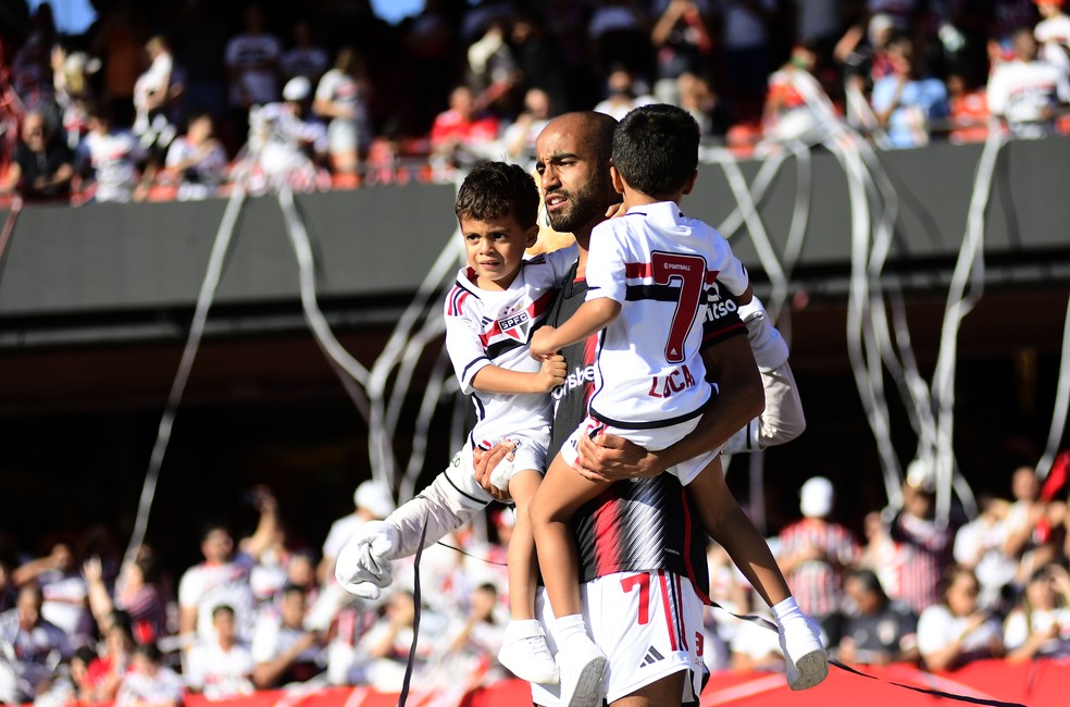 Hoje aos 31, pai de dois filhos, Lucas volta a disputar a Sul-Americana — Foto: Marcos Ribolli