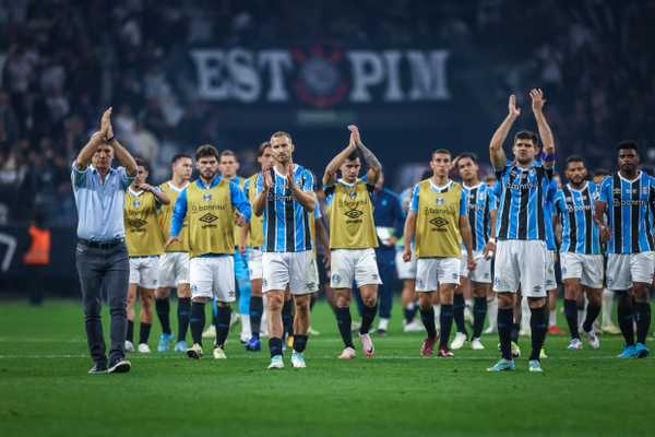 Grêmio mostra bom desempenho, mas falha ao sair da zona de rebaixamento.