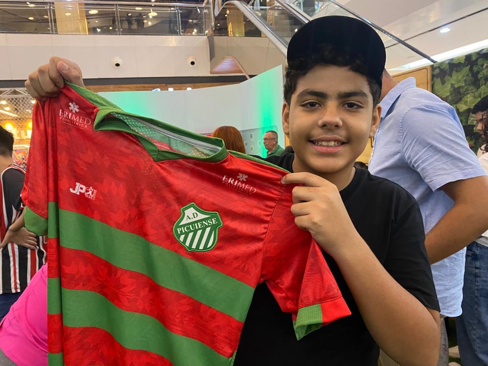 Camisa da Picuiense � inspirada na Lusa e desperta a curiosidade dos torcedores � Foto: Divulga��o/Rede Para�ba